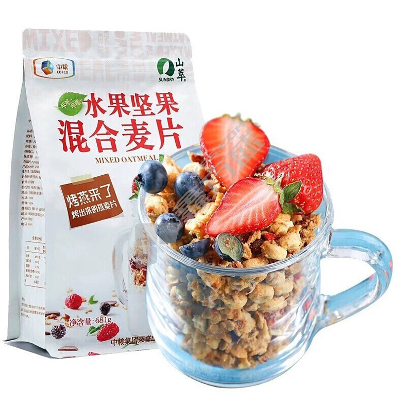 中粮山萃水果坚果烤燕麦片 净含量：681g