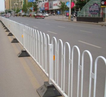 市政隔离式京式护栏 优质 600mm*3000mm*1.2 圆钢 优质