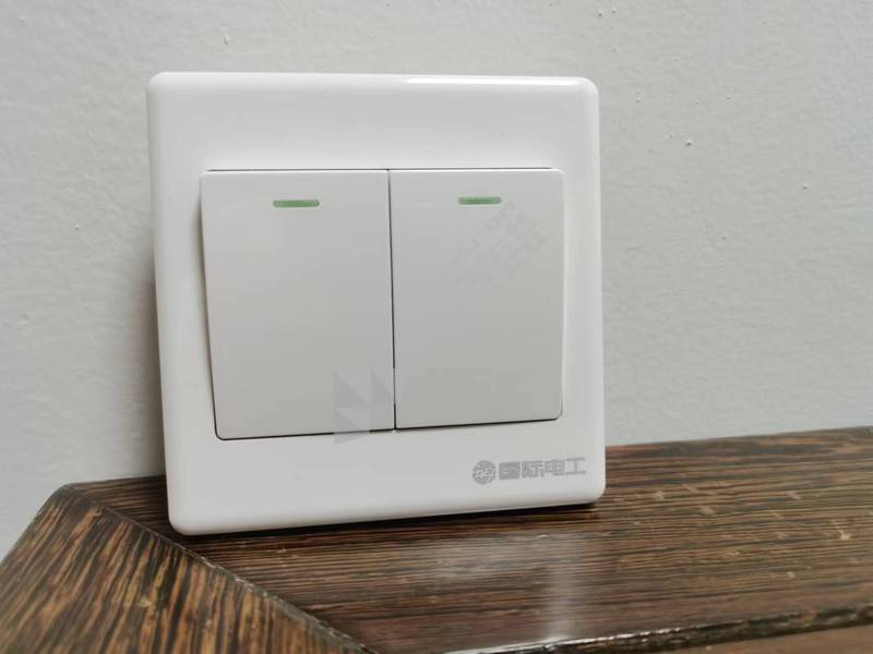 国际电工 面板开关