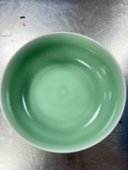 10寸鱼翅鼎 龙泉青瓷、梅子青