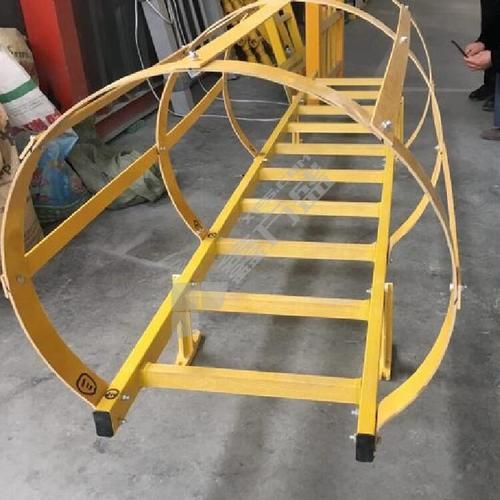 京固带护笼钢梯  （消防池 ） 15J401-WT2C-72*6.25m