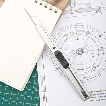 得力deli 美工刀2053 2053 9mm*13刀头 黑色