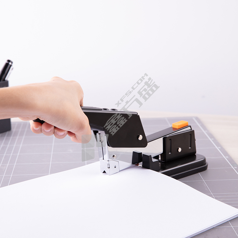 得力 0392 重型订书机 黑色 0392