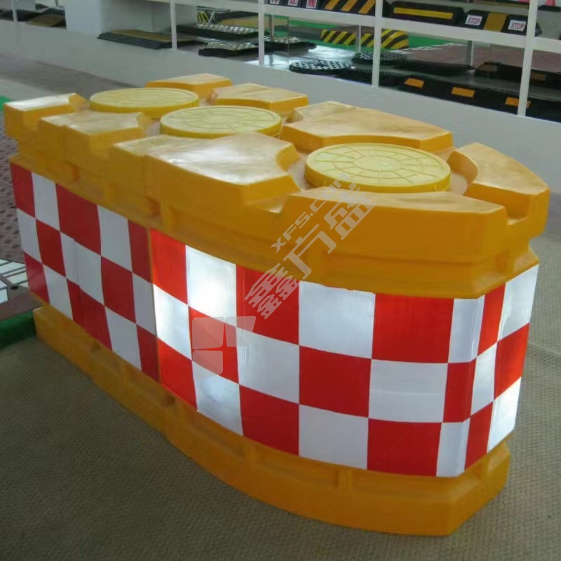 宏桥橡塑 防撞桶 四联组防撞桶 高度：900mm 船头：900*900*900mm 船尾：450*900*900mm